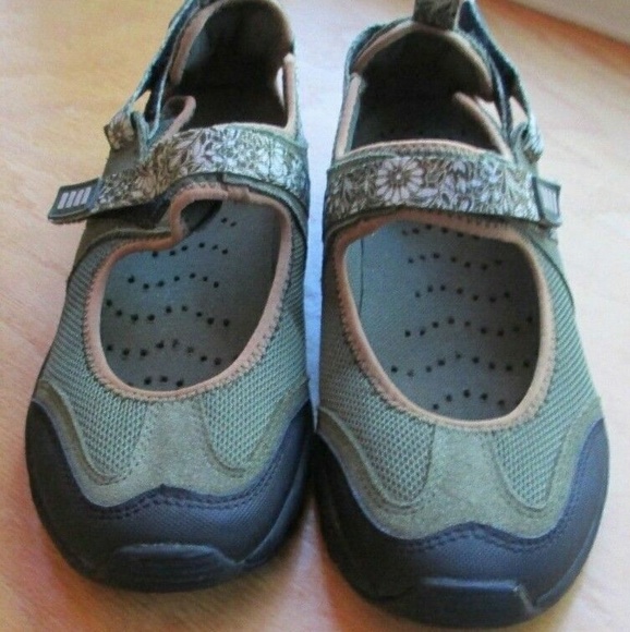 lands end mary jane trekker shoes